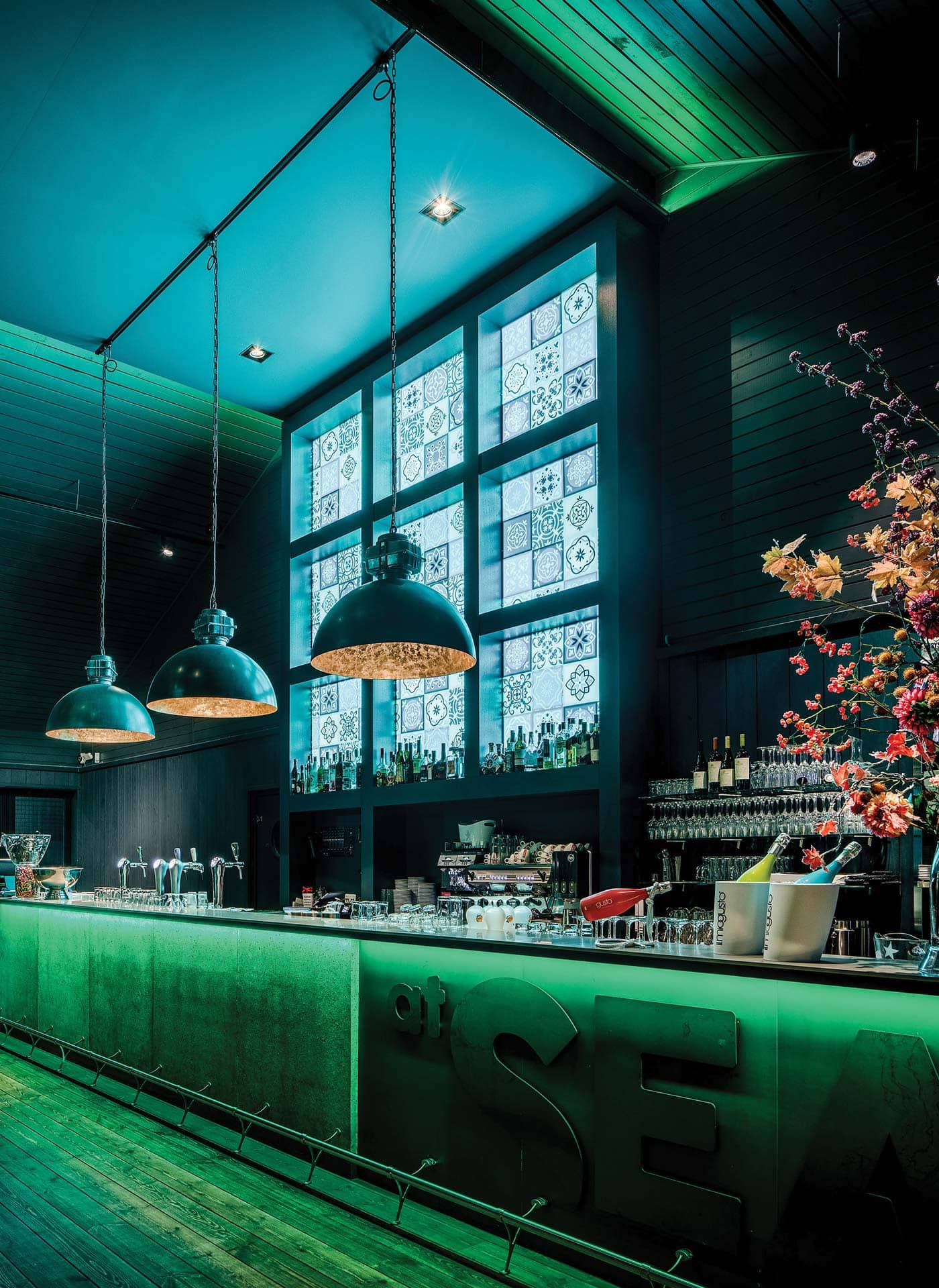 photo-gallery-hospitality-entertainment-bar-and-restaurant-at-sea-05
