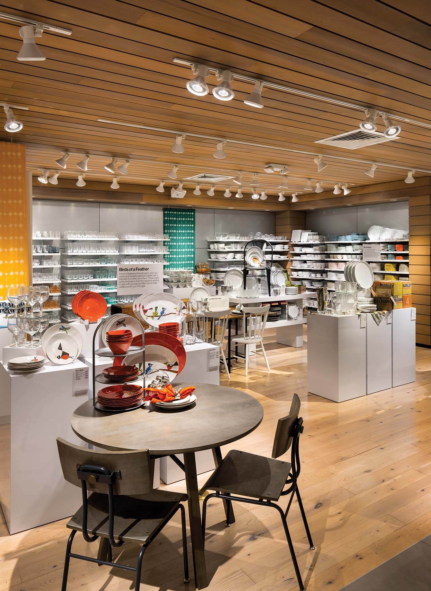 photo-gallery-retail-crate-and-barrel-007