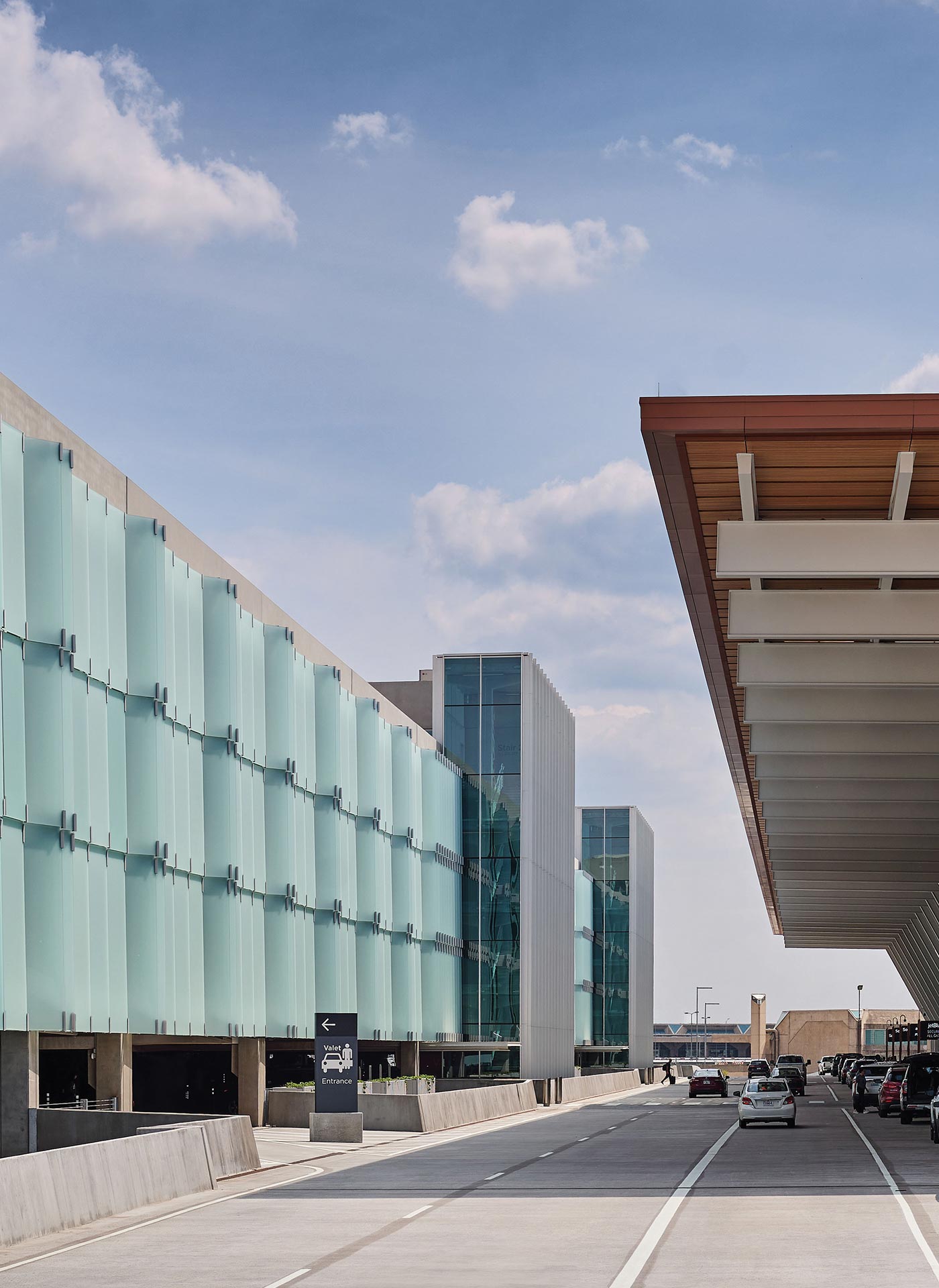 photo-gallery-garage-kansas-city-international-airport-parking-garage-02