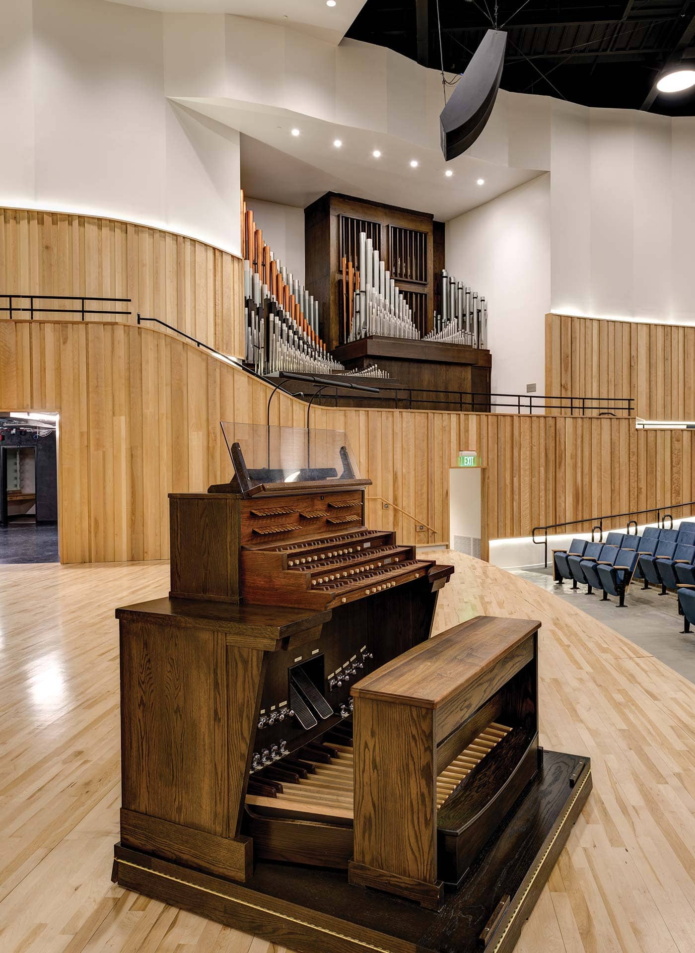 photo-gallery-hospitality-entertainment-newel-and-jean-daines-concert-hall-08