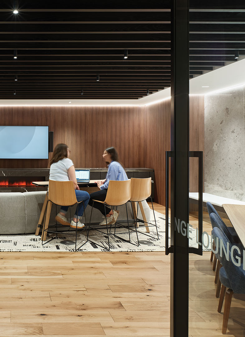 photo-gallery-commercial-office-pointclickcare-offices-02