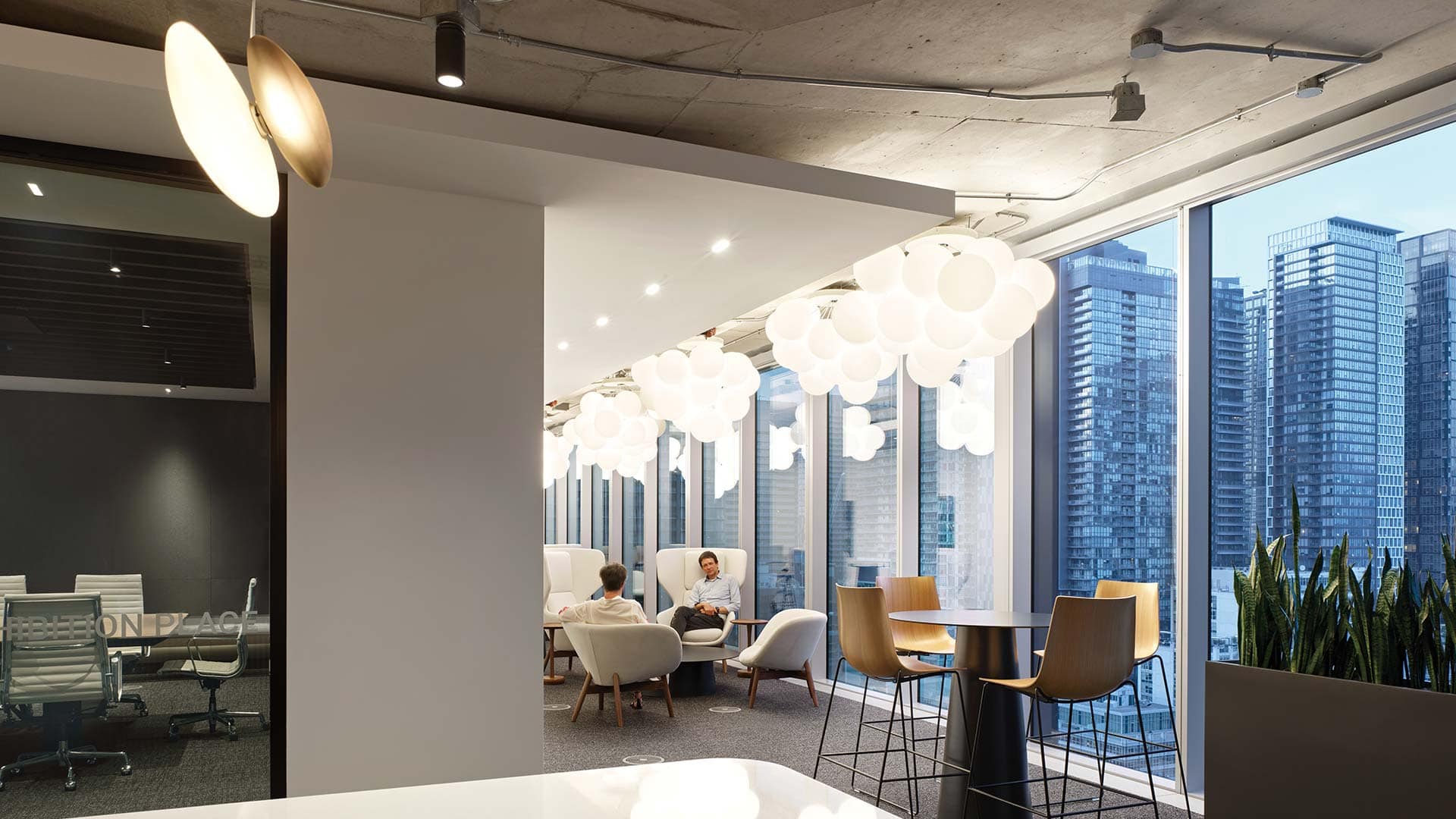 photo-gallery-commercial-office-pointclickcare-offices-03