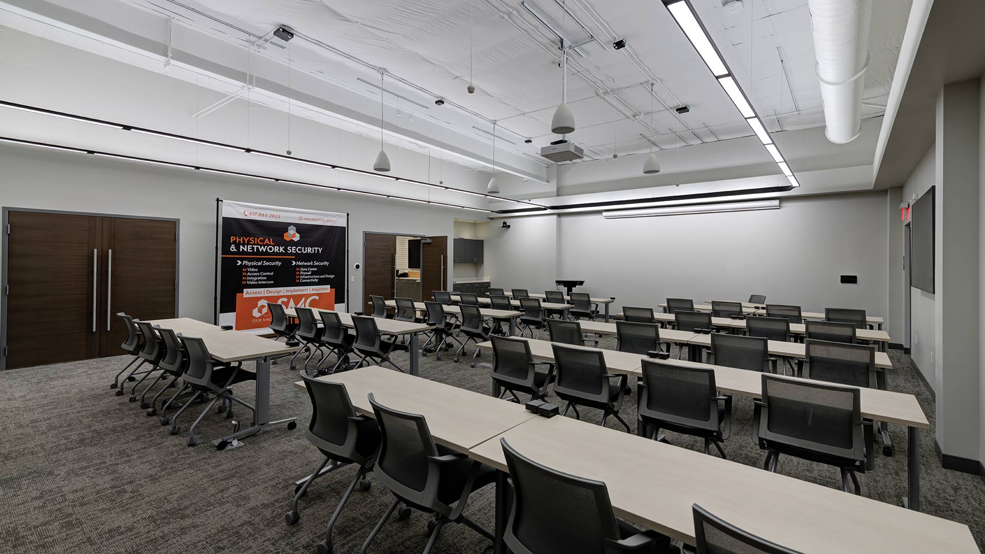 photo-gallery-commercial-office-smc-electric-16