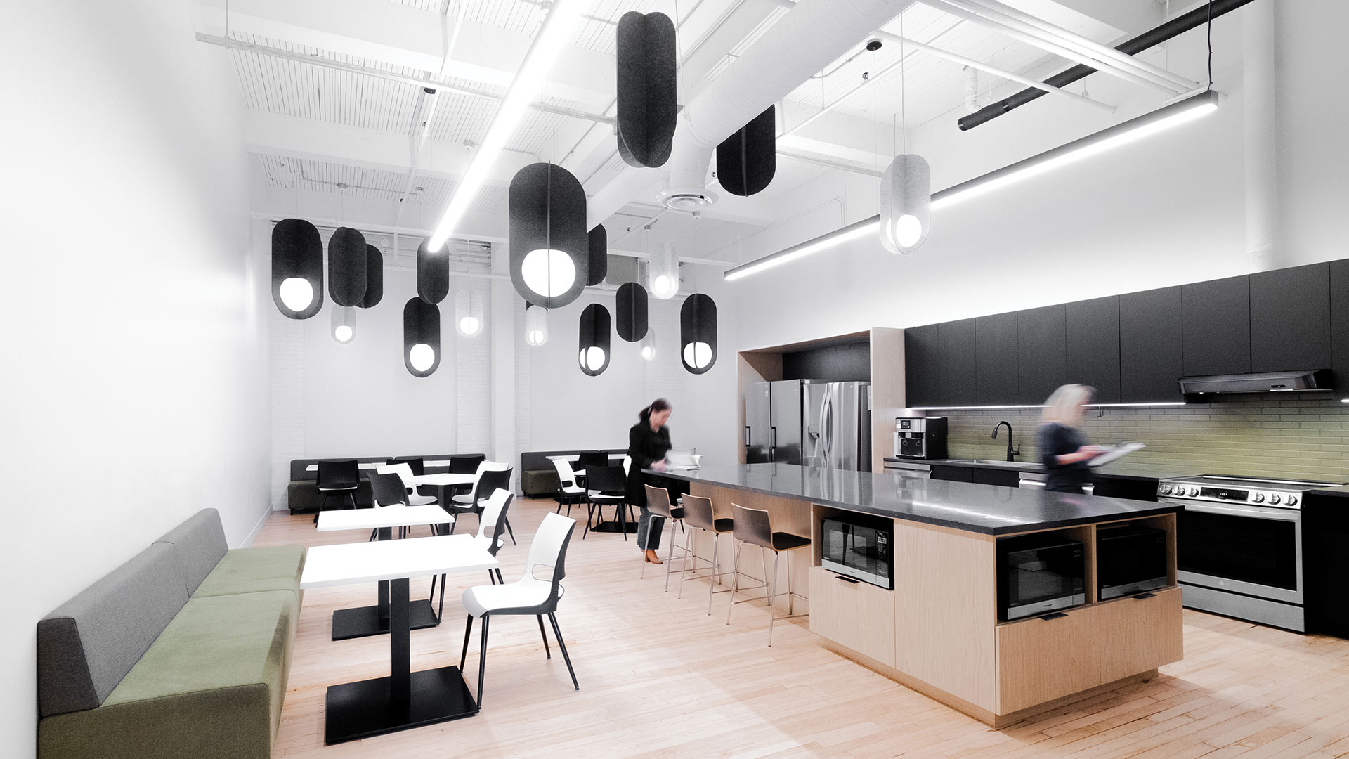photo-gallery-commercial-office-st-denis-thompson-01