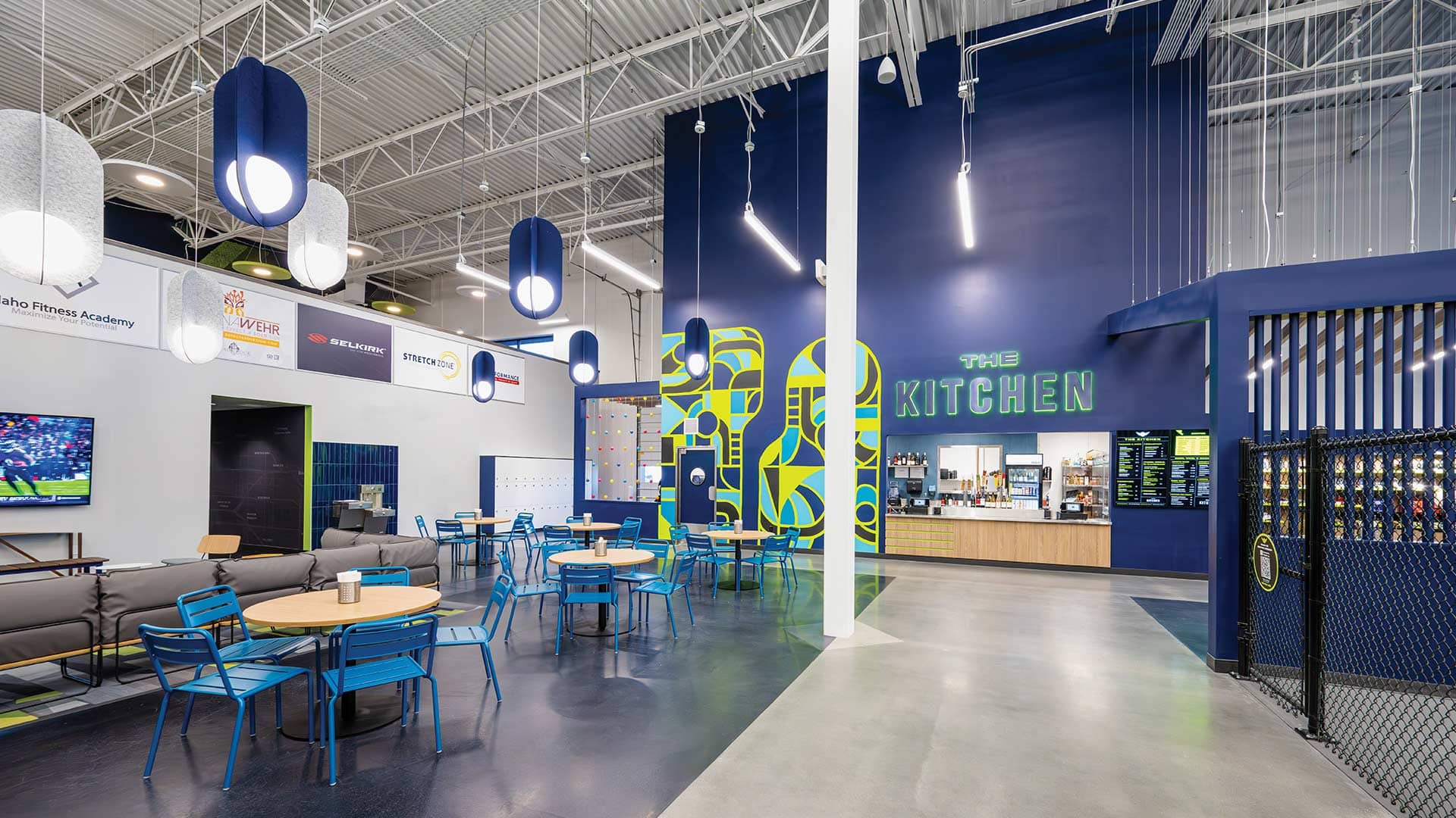 photo-gallery-hospitality-entertainment-the-flying-pickle-indoor-pickleball-center-02