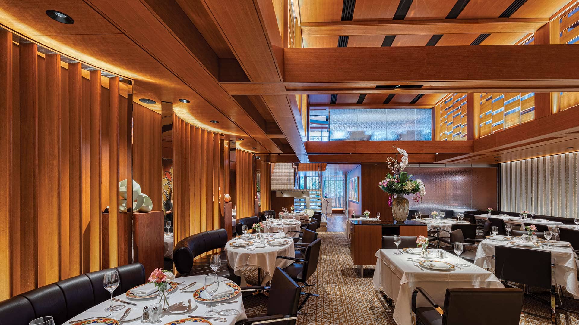 photo-gallery-hospitality-entertainment-tonys-restaurant-02